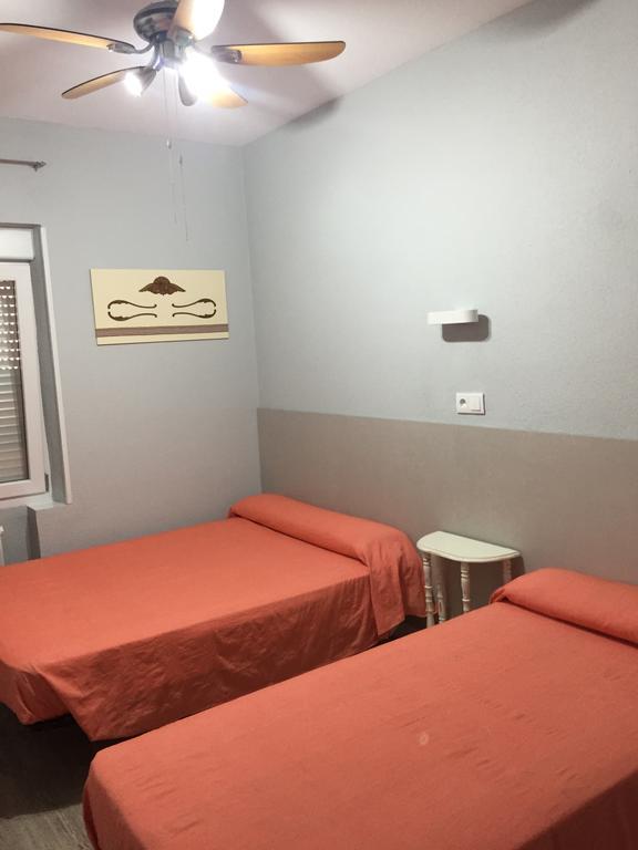 Hostal Rosales Aranda de Duero Esterno foto