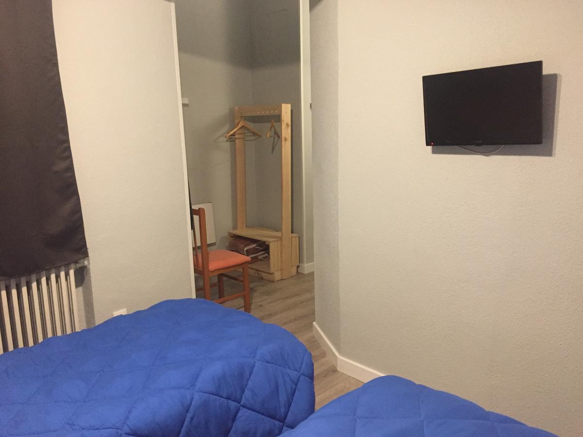 Hostal Rosales Aranda de Duero Esterno foto