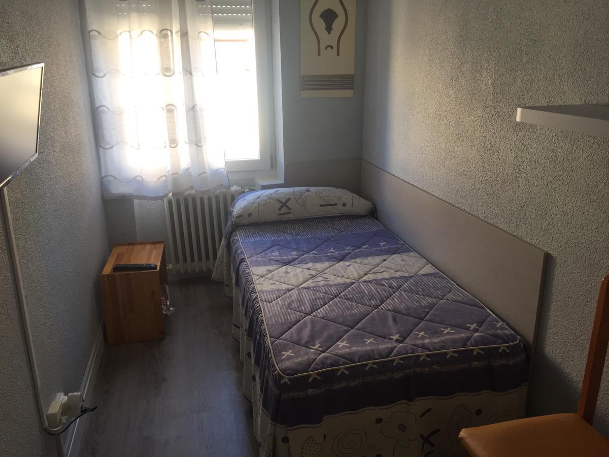Hostal Rosales Aranda de Duero Esterno foto